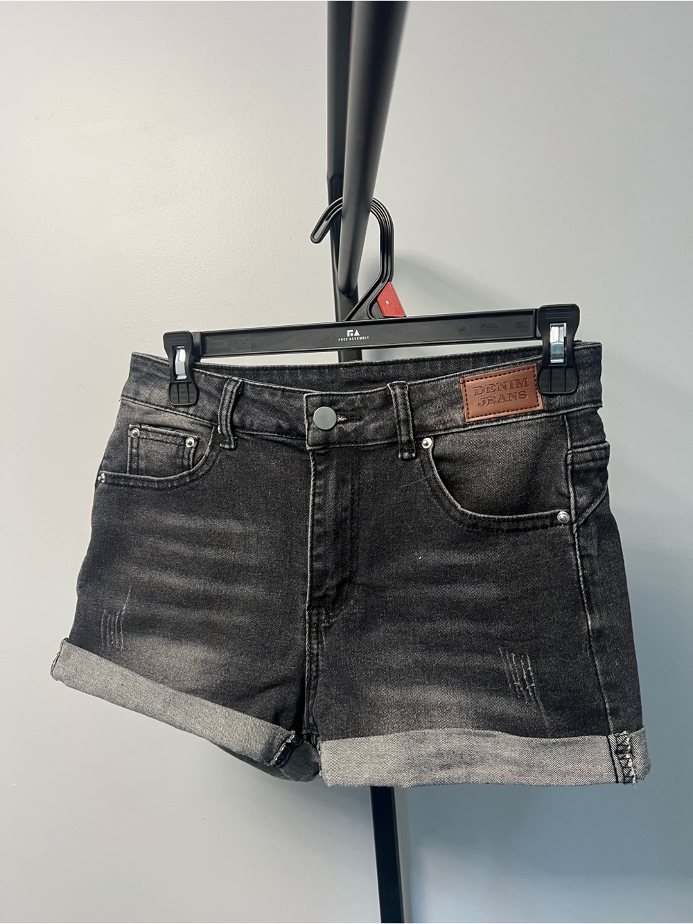 Black Rolled-Hem Denim Shorts - Casual Mid-Rise